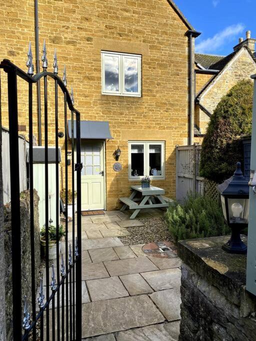 Historic Cotswold Chic Style For Uk Staycation Bourton-on-the-Water Esterno foto